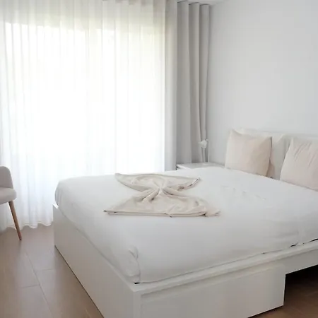 Olive House - 4 Bedrooms بيت للعطل *