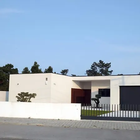 Olive House - 4 Bedrooms Holiday home Gafanha da Nazare