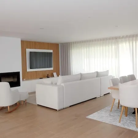 Olive House - 4 Bedrooms Holiday home