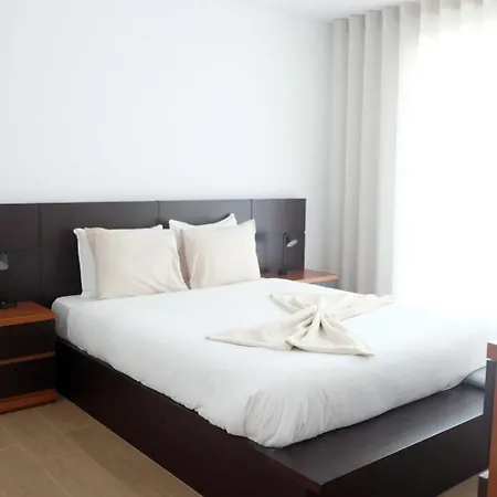 Olive House - 4 Bedrooms Holiday home